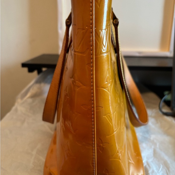 Authentic Louis Vuitton Monogram Vernis Houston Tote Bag - Yellow/Mango - Picture 2 of 13